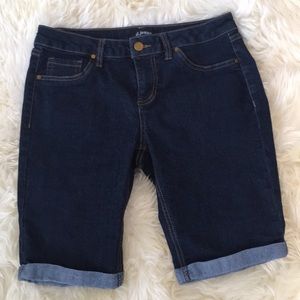 Bermuda length jean short